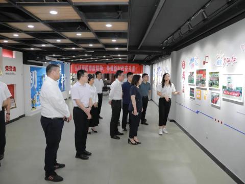 团省委副书记张迎春来k豆钱包集团调研共青团工作